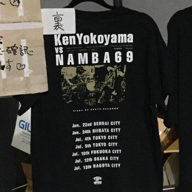 GILDAN(ギルタン)の【新品・未開封M】Ken Yokoyama vs Namba69 ツアーT メンズのトップス(Tシャツ/カットソー(半袖/袖なし))の商品写真