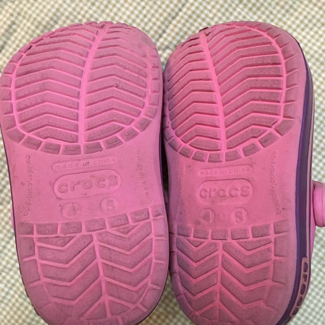 crocs(クロックス)のあい様専用！   クロックス4c5 ピンク キッズ/ベビー/マタニティのベビー靴/シューズ(~14cm)(サンダル)の商品写真