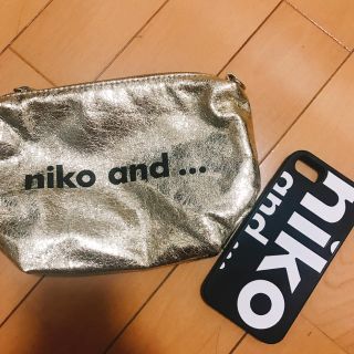 ニコアンド(niko and...)のニコアンド  iPhone7 カバー(ポーチ)