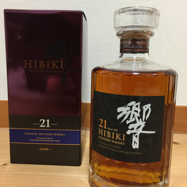サントリー響21年 700ml 箱付き-