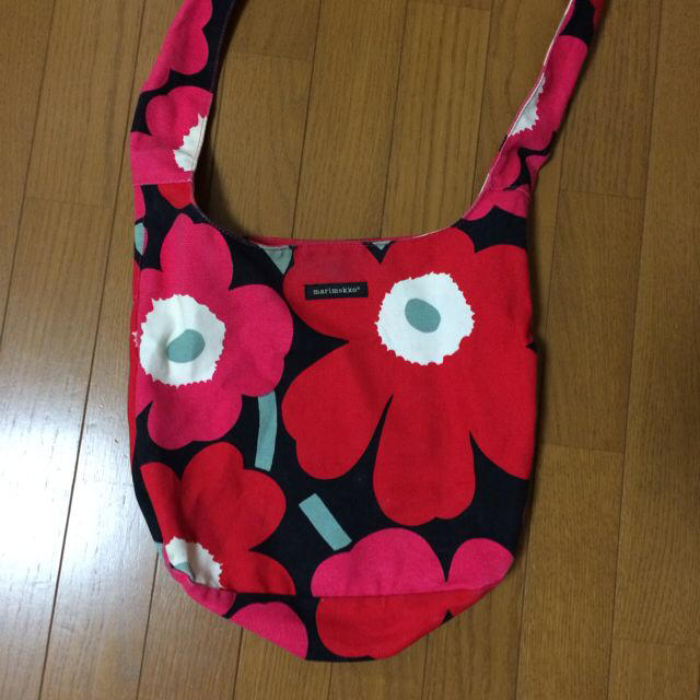 marimekko(マリメッコ)のマリメッコ ウニッコ ショルダー レディースのバッグ(ショルダーバッグ)の商品写真