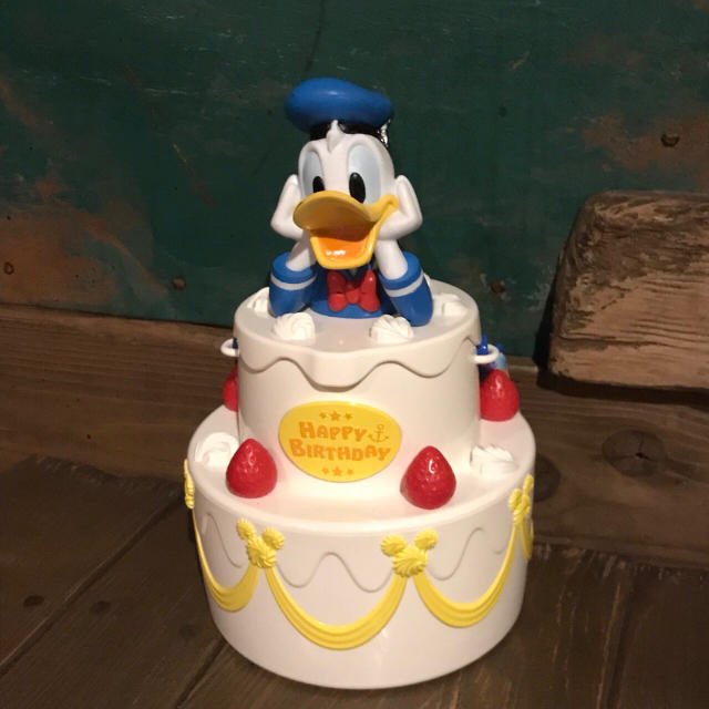 Disney ポップコーンバケット 誕生日 ポップコーン バケツ ディズニーリゾート35周年の通販 By あんしんゴリラ ディズニーならラクマ