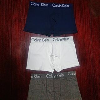 カルバンクライン(Calvin Klein)のカルバン・クライン、Mサイズ､青と白とグレーの3枚セット(ボクサーパンツ)