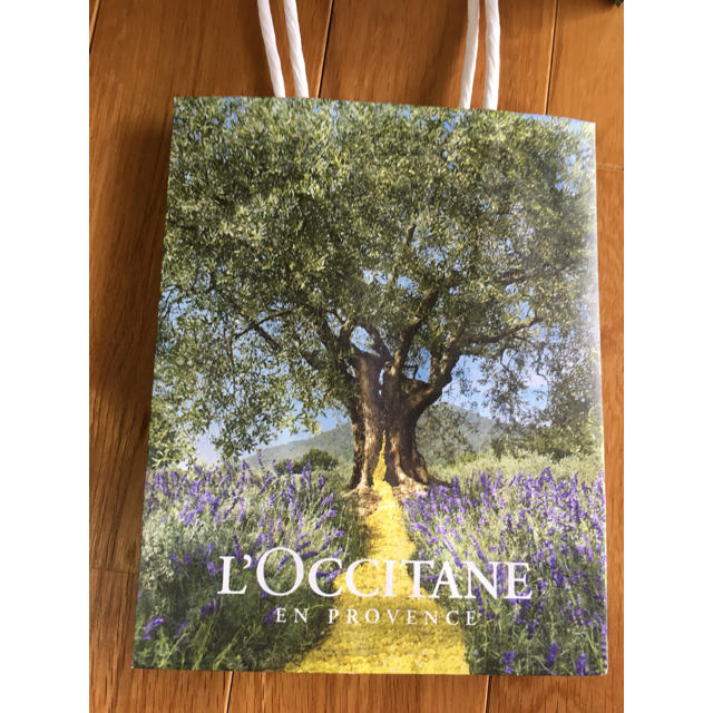 L'OCCITANE(ロクシタン)のロクシタン 数回使用 10mlハンドクリーム  、 未使用ショップ 袋 バッグ コスメ/美容のボディケア(ハンドクリーム)の商品写真