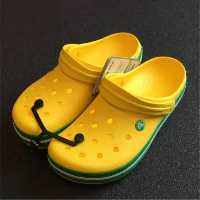 crocs(クロックス)の本日限定特価‼️クロックス イエロー ２７センチ  新品 メンズの靴/シューズ(サンダル)の商品写真