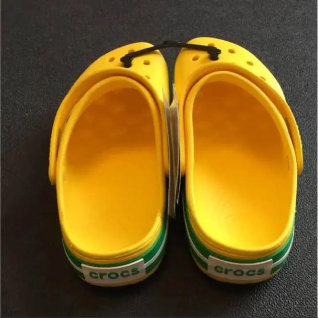 crocs(クロックス)の本日限定特価‼️クロックス イエロー ２７センチ  新品 メンズの靴/シューズ(サンダル)の商品写真