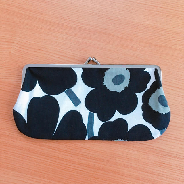 marimekko(マリメッコ)の【だっちゃん様専用】marimekko がま口ポーチ レディースのファッション小物(ポーチ)の商品写真