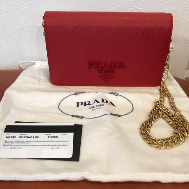 PRADA(プラダ)の再値下げ！プラダ☆チェーンウォレット レディースのファッション小物(財布)の商品写真