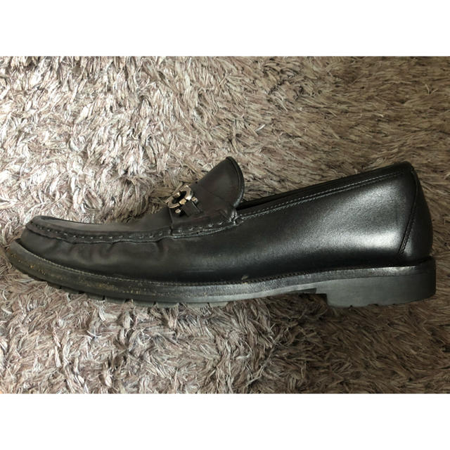 Salvatore Ferragamo(サルヴァトーレフェラガモ)の最終値下 フェラガモ ローファー 黒 27.5㎝ メンズの靴/シューズ(スリッポン/モカシン)の商品写真