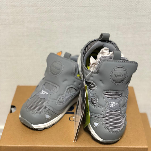 Reebok(リーボック)のリーボックポンプフューリー 子供用 新品/未使用 14cm 送料込 キッズ/ベビー/マタニティのベビー靴/シューズ(~14cm)(スニーカー)の商品写真