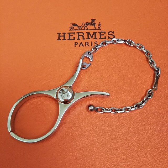 Hermes(エルメス)の⭐️st3015様専用 エルメス グローブホルダー チャーム シルバー 美品 レディースのファッション小物(その他)の商品写真