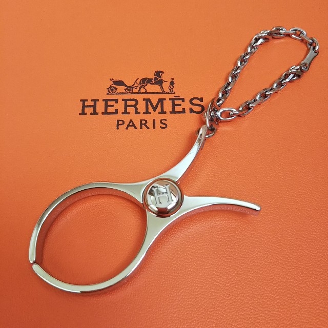 Hermes(エルメス)の⭐️st3015様専用 エルメス グローブホルダー チャーム シルバー 美品 レディースのファッション小物(その他)の商品写真