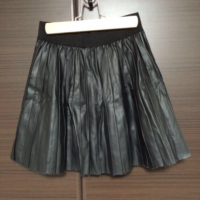 MURUA(ムルーア)のMURUAフェイクレザープリーツスカート レディースのスカート(ミニスカート)の商品写真