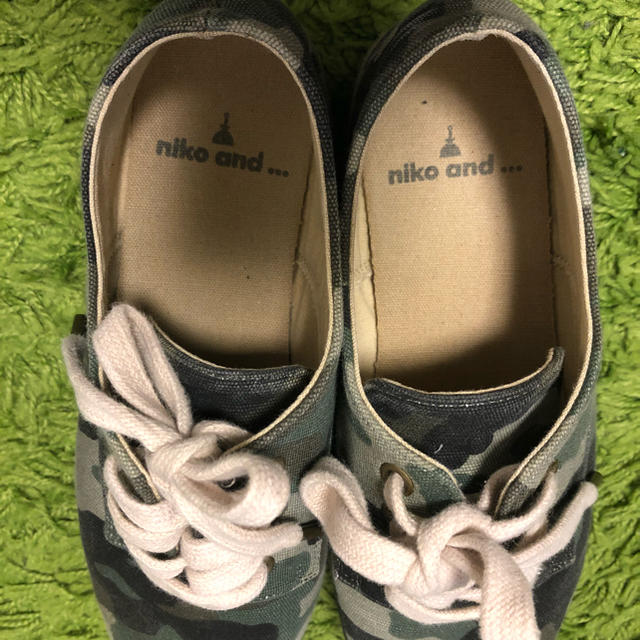 niko and...(ニコアンド)の迷彩柄 シューズ レディースの靴/シューズ(その他)の商品写真