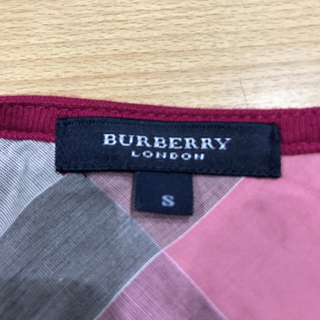 BURBERRY(バーバリー)のバーバリー 女の子 130 カーディガン ピンク  キッズ/ベビー/マタニティのキッズ服女の子用(90cm~)(カーディガン)の商品写真