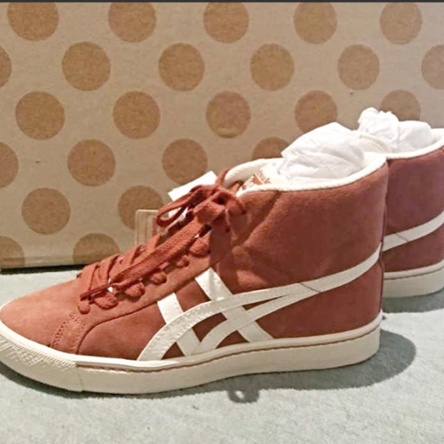 Onitsuka Tiger(オニツカタイガー)のお値下げ☆タグ付き♪オニツカタイガーミドルカットスニーカー レディースの靴/シューズ(スニーカー)の商品写真