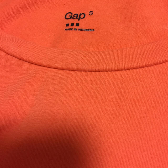 GAP(ギャップ)のオレンジTシャツ レディースのトップス(Tシャツ(半袖/袖なし))の商品写真