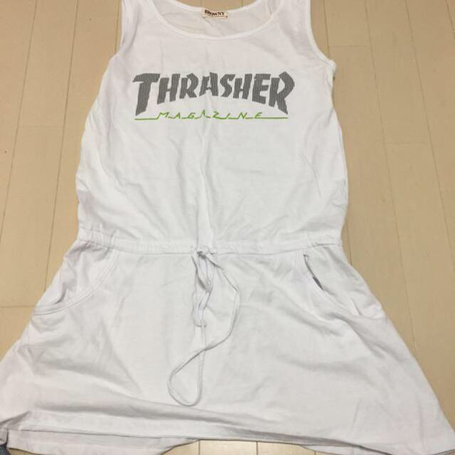 WEGO(ウィゴー)のTHRASHER ワンピース レディースのワンピース(ミニワンピース)の商品写真