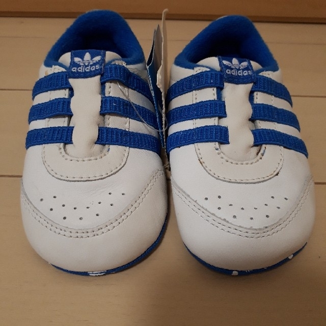 adidas(アディダス)の新品　未使用　adidasスニーカー12㎝ キッズ/ベビー/マタニティのベビー靴/シューズ(~14cm)(スニーカー)の商品写真