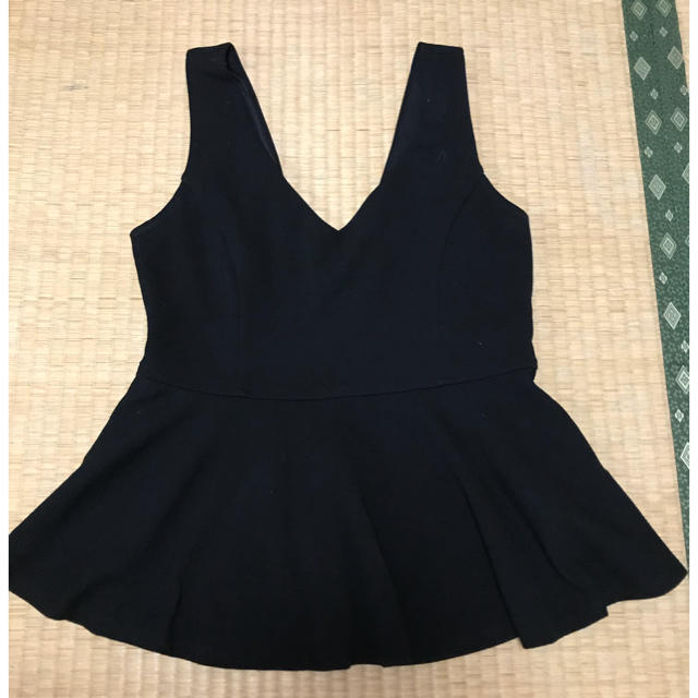 FOREVER 21(フォーエバートゥエンティーワン)のForever21  ペプラムトップス ブラック レディースのトップス(カットソー(半袖/袖なし))の商品写真