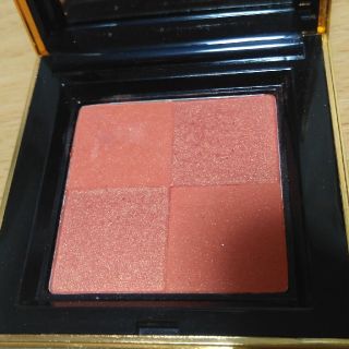 イヴサンローランボーテ(Yves Saint Laurent Beaute)の【rie様専用】イヴ・サンローラン　チーク　バリエーションブラッシュ７(チーク)