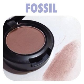 エモダ(EMODA)のemodaコスメフォッシルfossil(アイシャドウ)