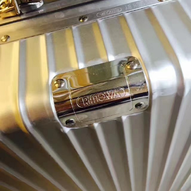 RIMOWA(リモワ)のRIMOWA リモワ CLASSIC FLIGHT クラシックフライト 85L インテリア/住まい/日用品の日用品/生活雑貨/旅行(旅行用品)の商品写真