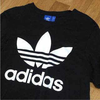 アディダス(adidas)のadidas Tシャツ(Tシャツ/カットソー(半袖/袖なし))