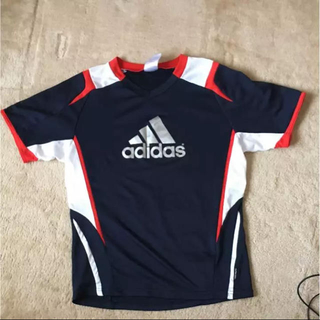 アディダス(adidas)のアディダスtシャツ(Tシャツ/カットソー)