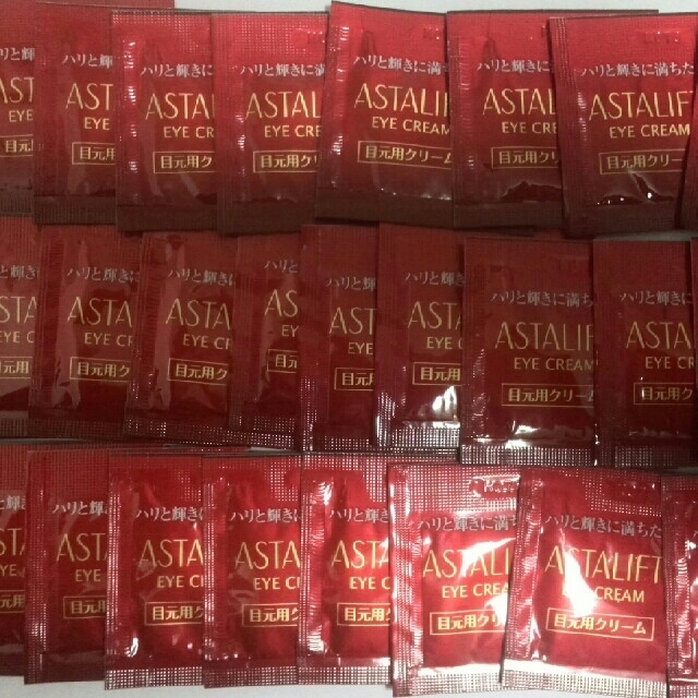 ASTALIFT(アスタリフト)の目元用クリーム　アスタリフト　30包 コスメ/美容のスキンケア/基礎化粧品(フェイスクリーム)の商品写真