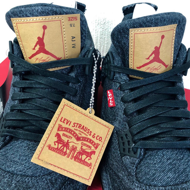 ★国内正規品★LEVI’S × AIR JORDAN 4 BLACK 25.5 メンズの靴/シューズ(スニーカー)の商品写真