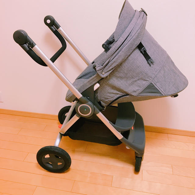 Stokke(ストッケ)のストッケ スクート2 ブラックメラーンジ キッズ/ベビー/マタニティの外出/移動用品(ベビーカー/バギー)の商品写真