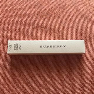 バーバリー(BURBERRY)の未開封！BURBERRY フレッシュグロウハイライティングルミナスペン(フェイスカラー)