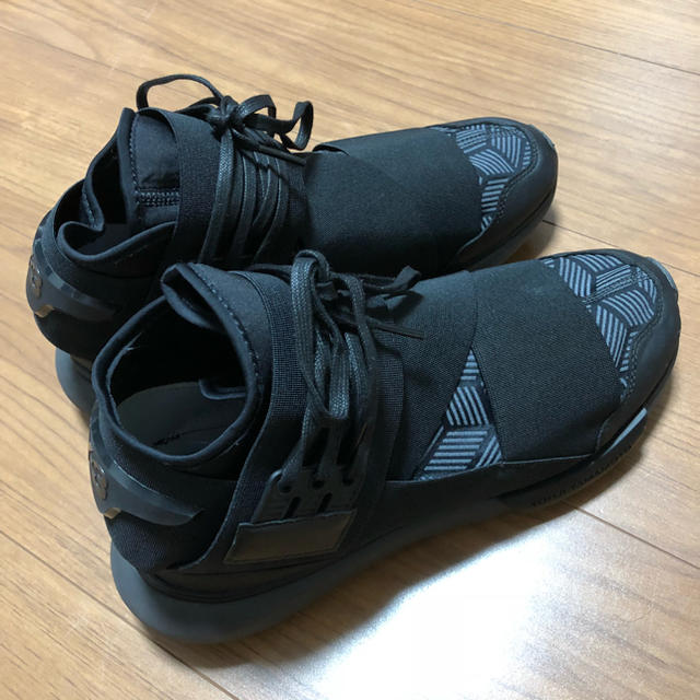 Y-3(ワイスリー)のY-3 QASA HIGH カーサハイ メンズの靴/シューズ(スニーカー)の商品写真