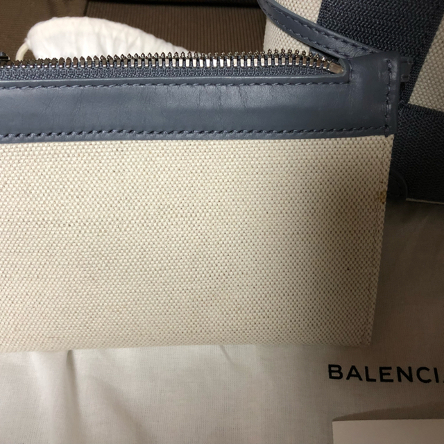 BALENCIAGA BAG(バレンシアガバッグ)のバレンシアガ2回着用ネイビーカバXS送料無料 レディースのバッグ(ハンドバッグ)の商品写真