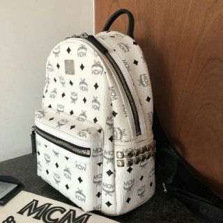 MCM - MCM リュック 白の通販 by es 's shop｜エムシーエムなら