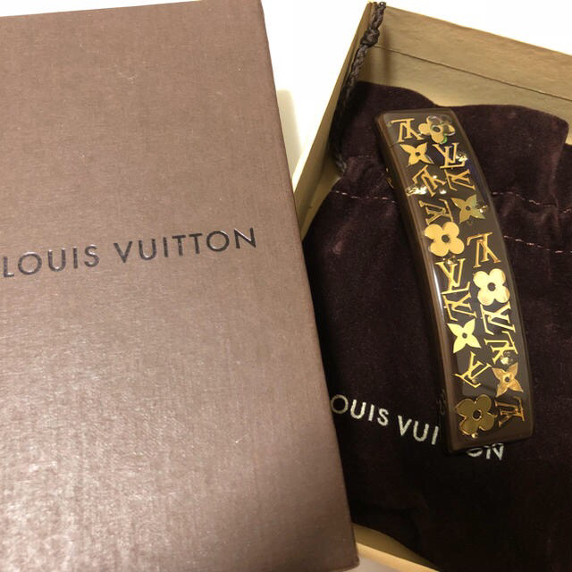 LOUIS VUITTON(ルイヴィトン)の★Momo様専用★正規品☆LOUIS VUITTON バレッタ☆ レディースのヘアアクセサリー(バレッタ/ヘアクリップ)の商品写真