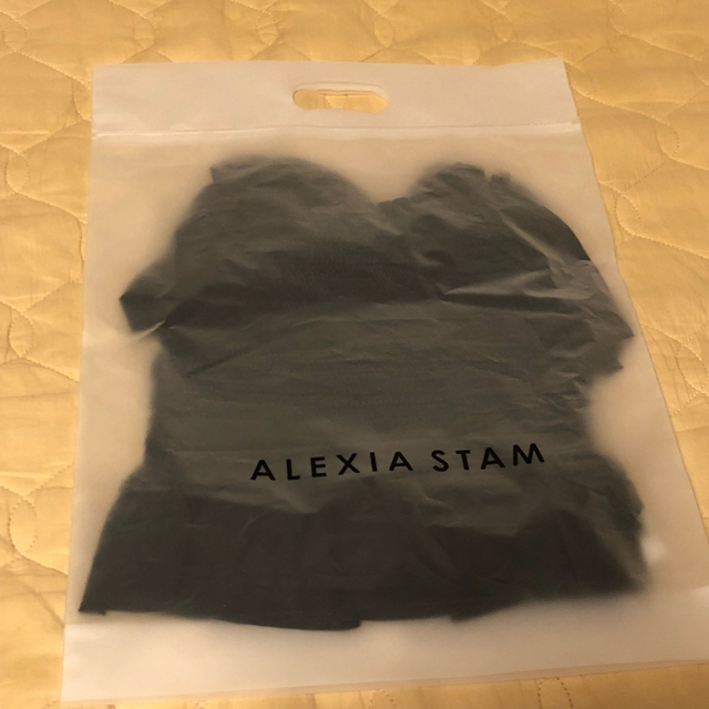 ALEXIA STAM(アリシアスタン)のAlexiastam オフショル 黒 レディースのトップス(Tシャツ(半袖/袖なし))の商品写真
