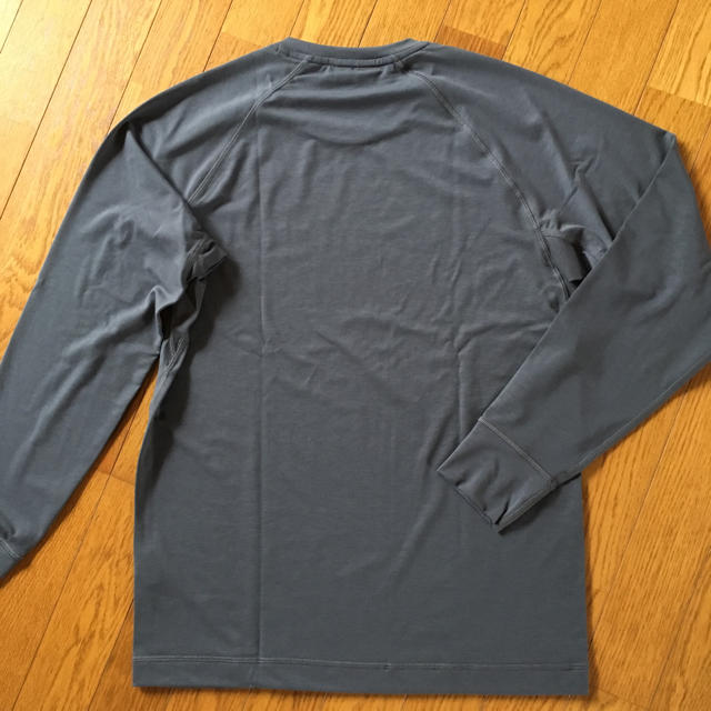 UNIQLO(ユニクロ)のユニクロ 長袖 ドライ ストレッチ Tシャツ 新品 カットソー メンズのトップス(Tシャツ/カットソー(七分/長袖))の商品写真