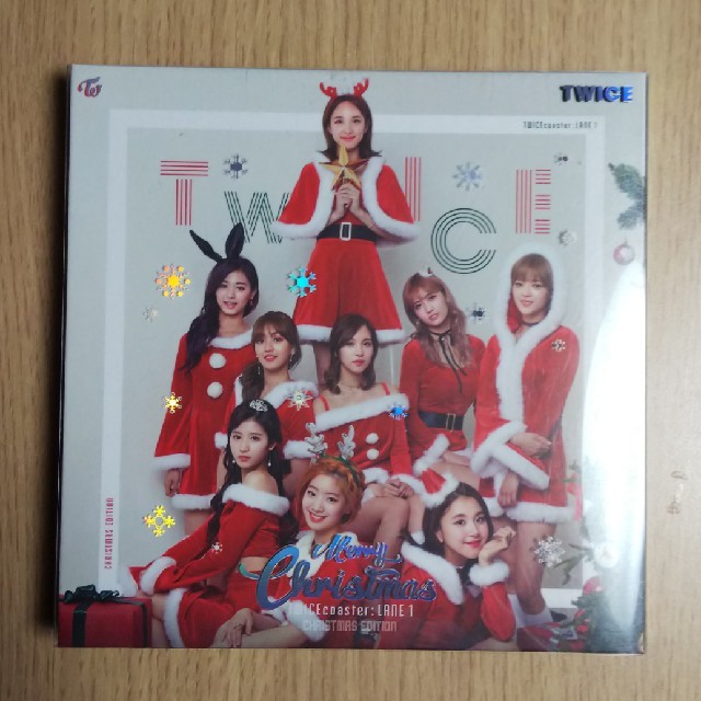 TWICE クリスマスエディション ホロサナちゃんトレカ付 | フリマアプリ ラクマ