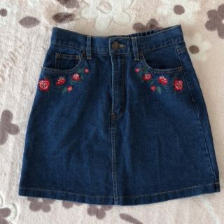 イング(INGNI)のイング デニムスカート 刺繍 Mサイズ(ミニスカート)