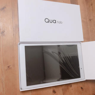 エーユー(au)の値下げしました☆au Qua tab 02 タブレット(その他)