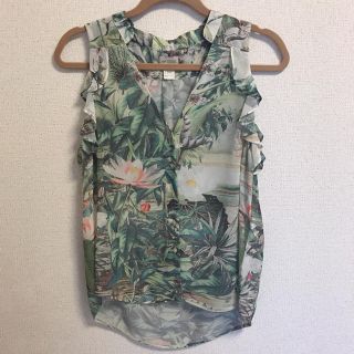 エイチアンドエム(H&M)のH&M ボタニカル柄 ノースリブラウス シャツ(シャツ/ブラウス(半袖/袖なし))