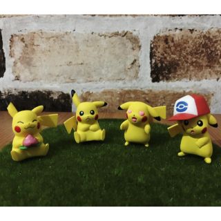 ポケモン(ポケモン)のカプセルトイ ピカチュウ 4種(キャラクターグッズ)