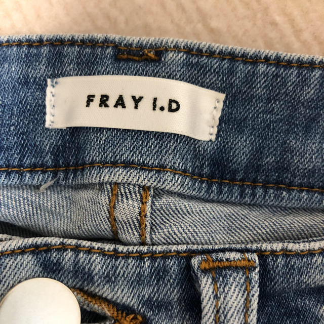 FRAY I.D(フレイアイディー)のフレイアイディー★スキニーパンツ美品 レディースのパンツ(デニム/ジーンズ)の商品写真