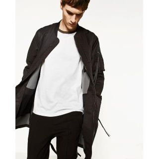 ザラ(ZARA)の新品ZARAmanショルダーバンド付ミリタリーロングボンバーライトコートS(モッズコート)