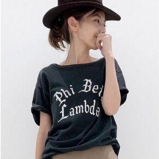 アパルトモンドゥーズィエムクラス(L'Appartement DEUXIEME CLASSE)の新品 アパルトモン別注 REMI RELIEF Tシャツ(Tシャツ(半袖/袖なし))