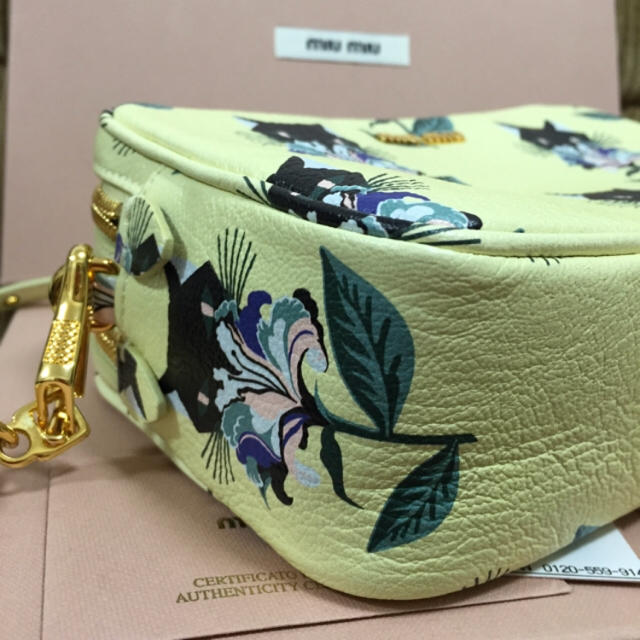 miumiu ミュウミュウ キャット 猫 プリント マドラス ショルダーバッグ miumiu ミュウミュウ キャット 猫 プリント マドラス ショルダーバッグ