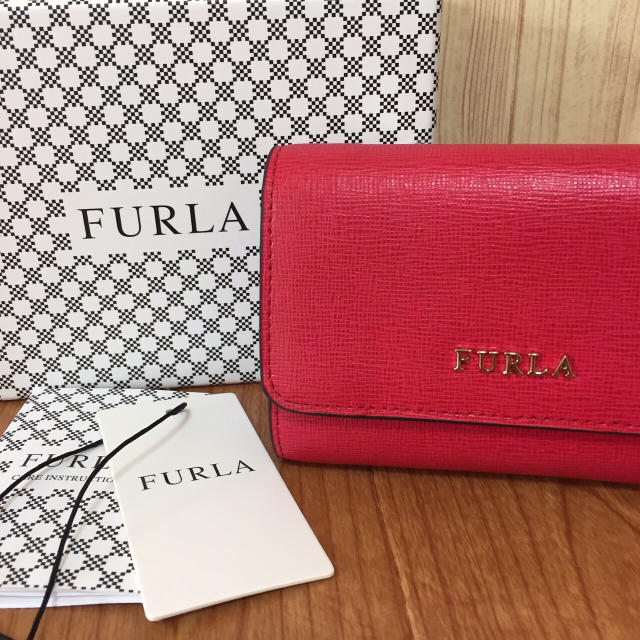 Furla(フルラ)の新作 フルラ 大人気♡ コンパクト 三つ折り財布♡ レッド 赤 RUBY レディースのファッション小物(財布)の商品写真