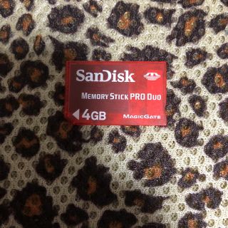 サンディスク(SanDisk)のメモリースティック4GB サンディスク レッド(PC周辺機器)